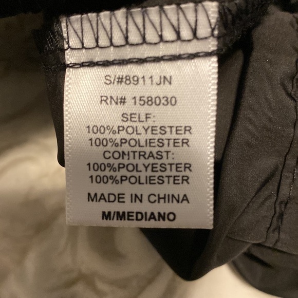 Love tree light weight jacket size medium color white and black and pink👍🏽 - Picture 5 of 6